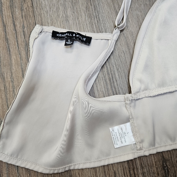 Elegant Cream Women's Top Kendall and Kylie Women's Crop Top Tank Size Large - Picture 5 of 7